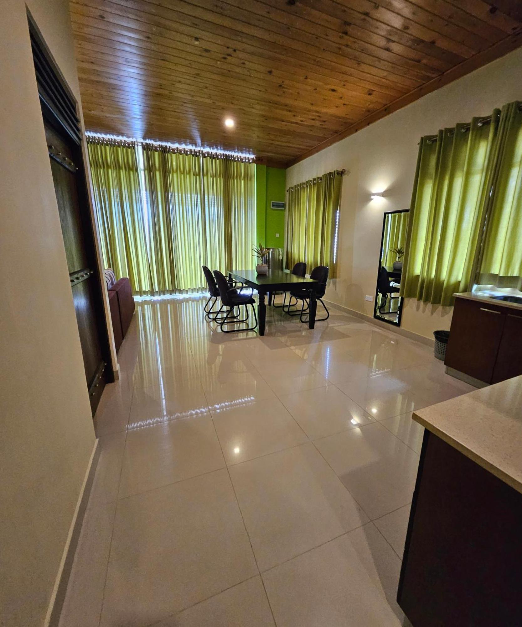Deluxe Apartment