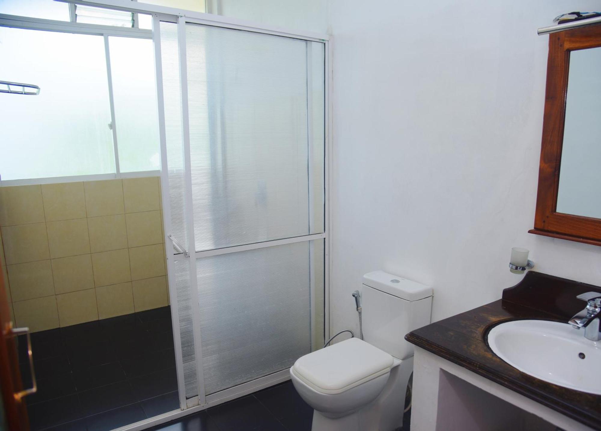 Deluxe Double Room (2 Adults + 1 Child),1592250889:JPEG