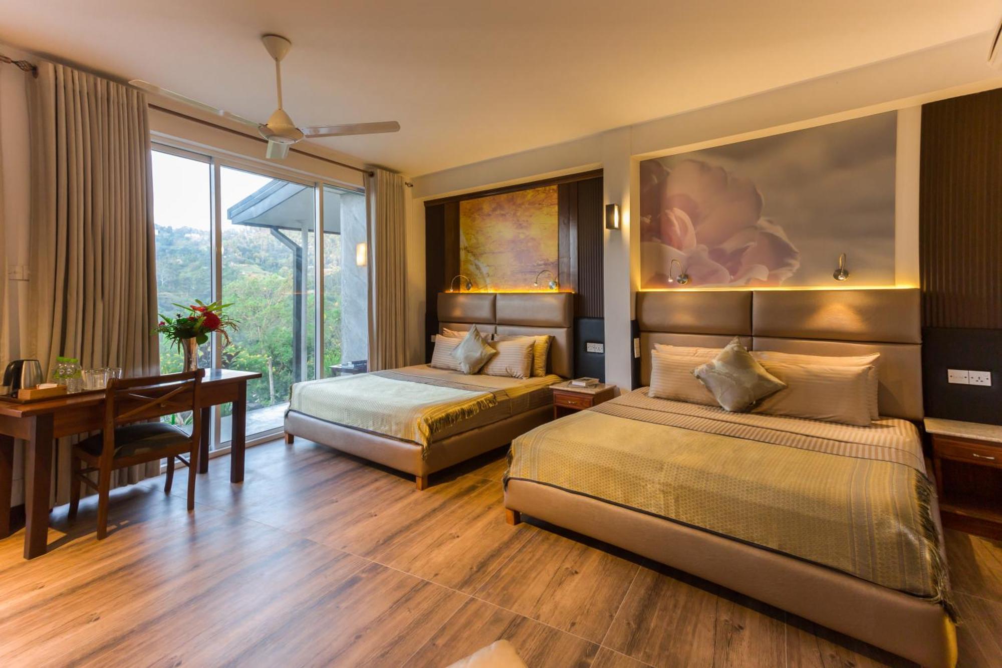 Deluxe Family Room Ella Rock Ella Gap View