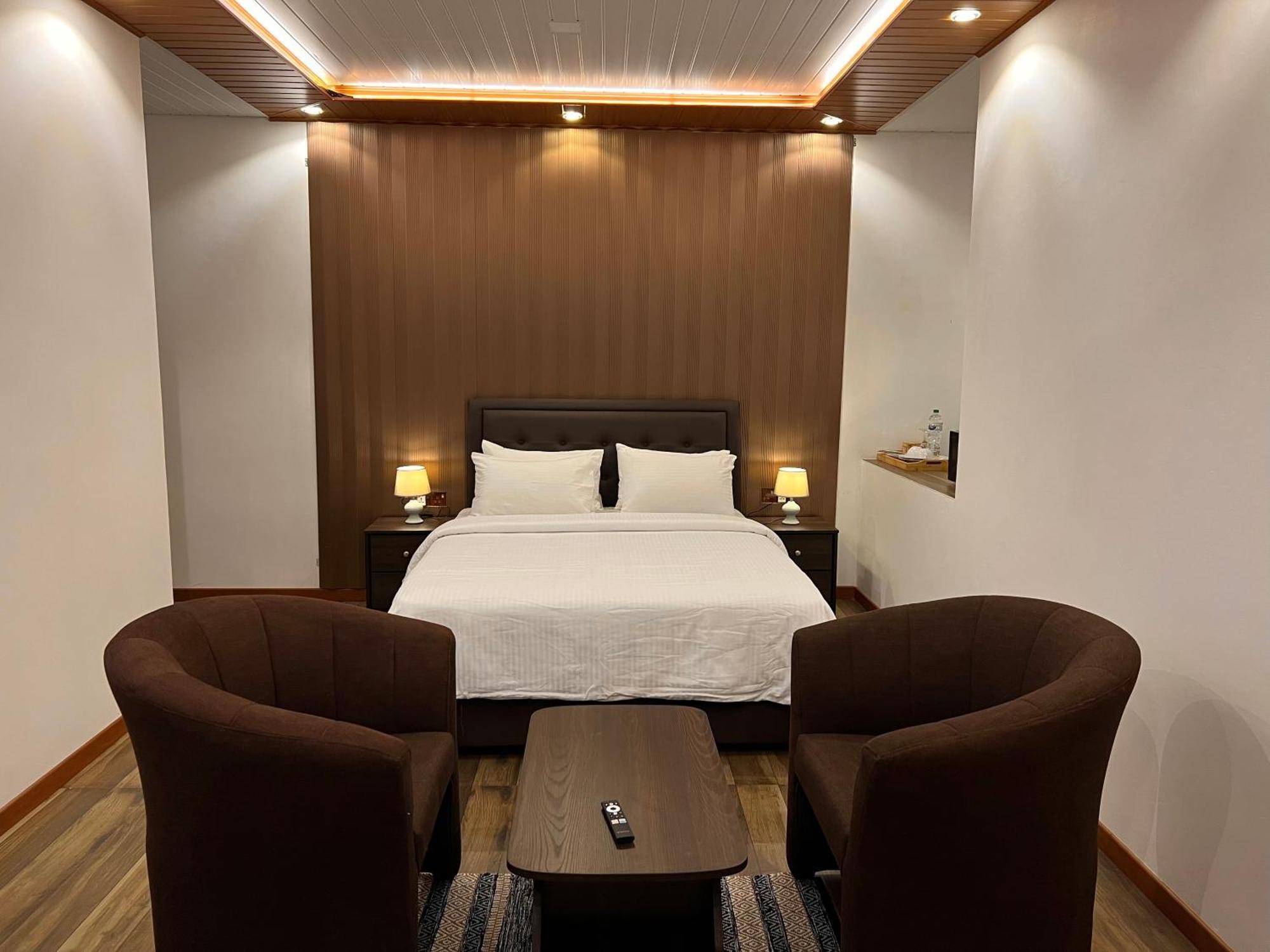 Deluxe Double Room Bath