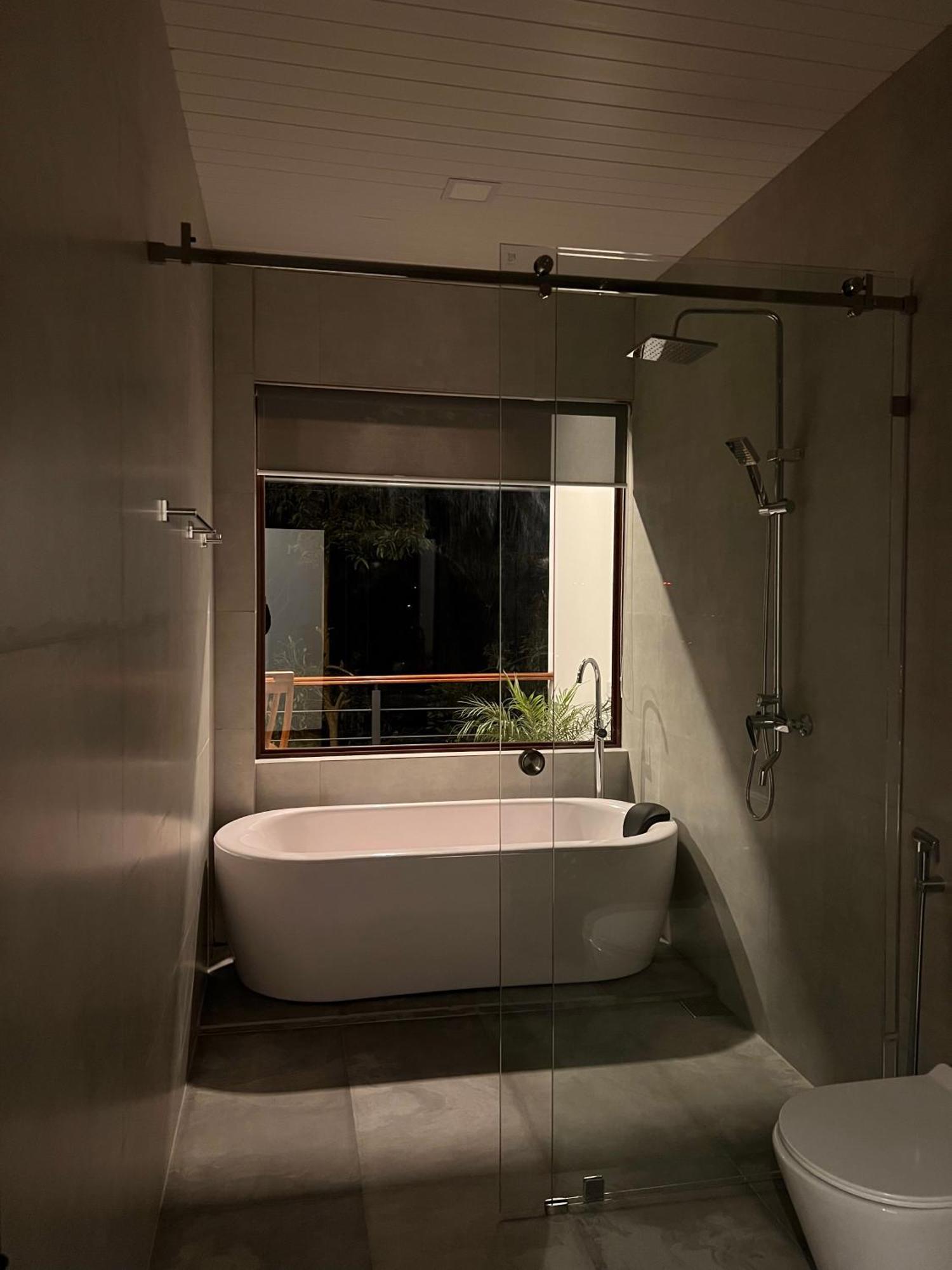 Deluxe Double Room Bath