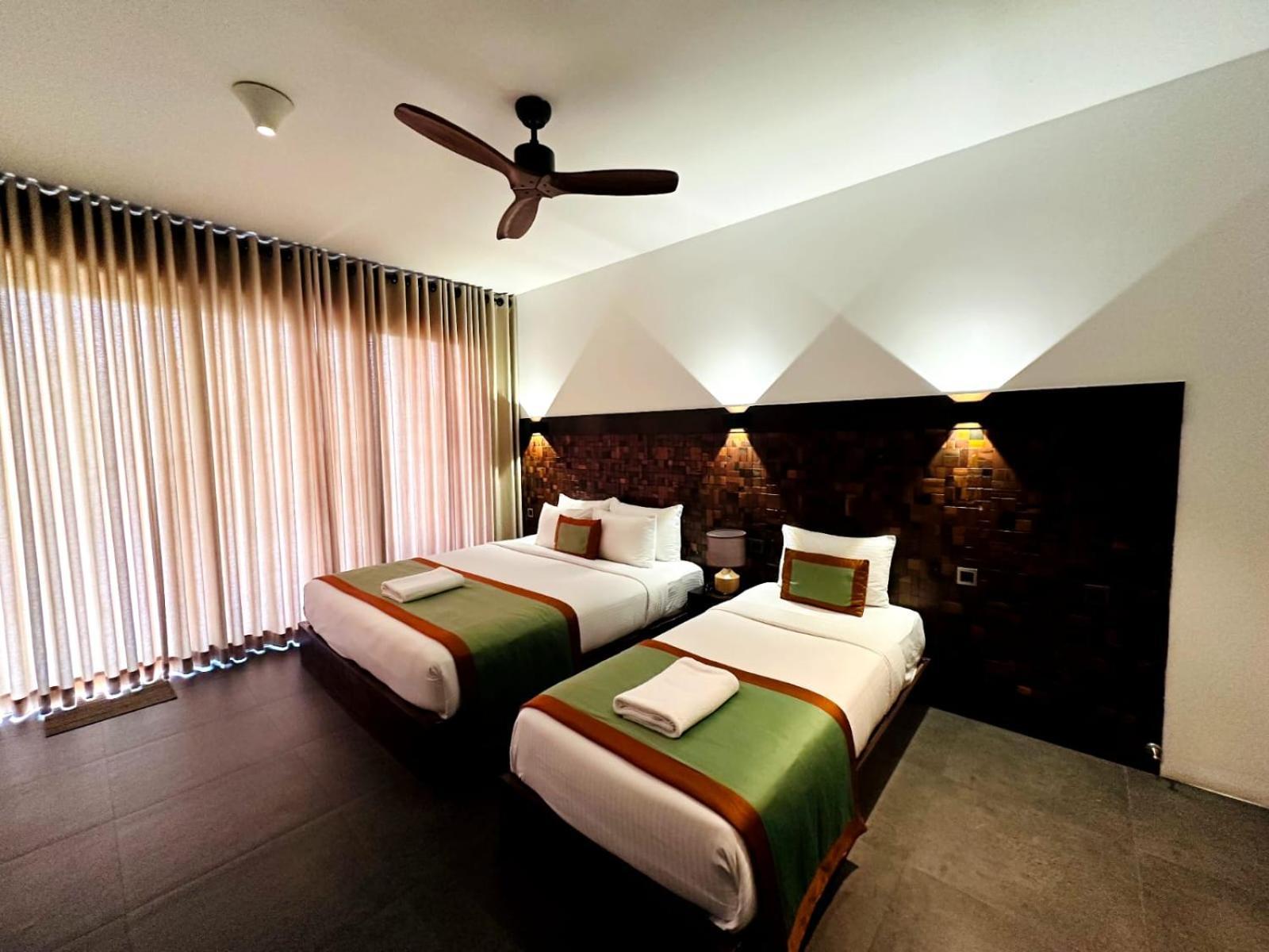Deluxe Double Room Bath