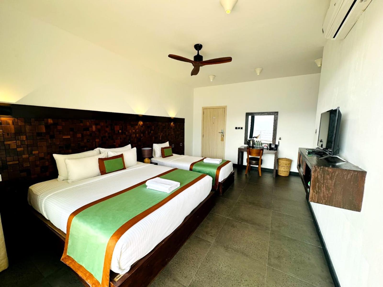 Deluxe Double Room Bath