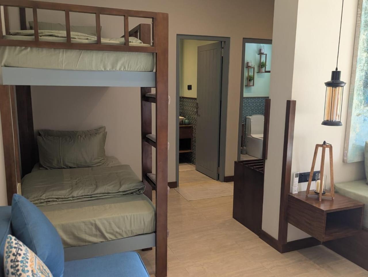 Deluxe Family Room
