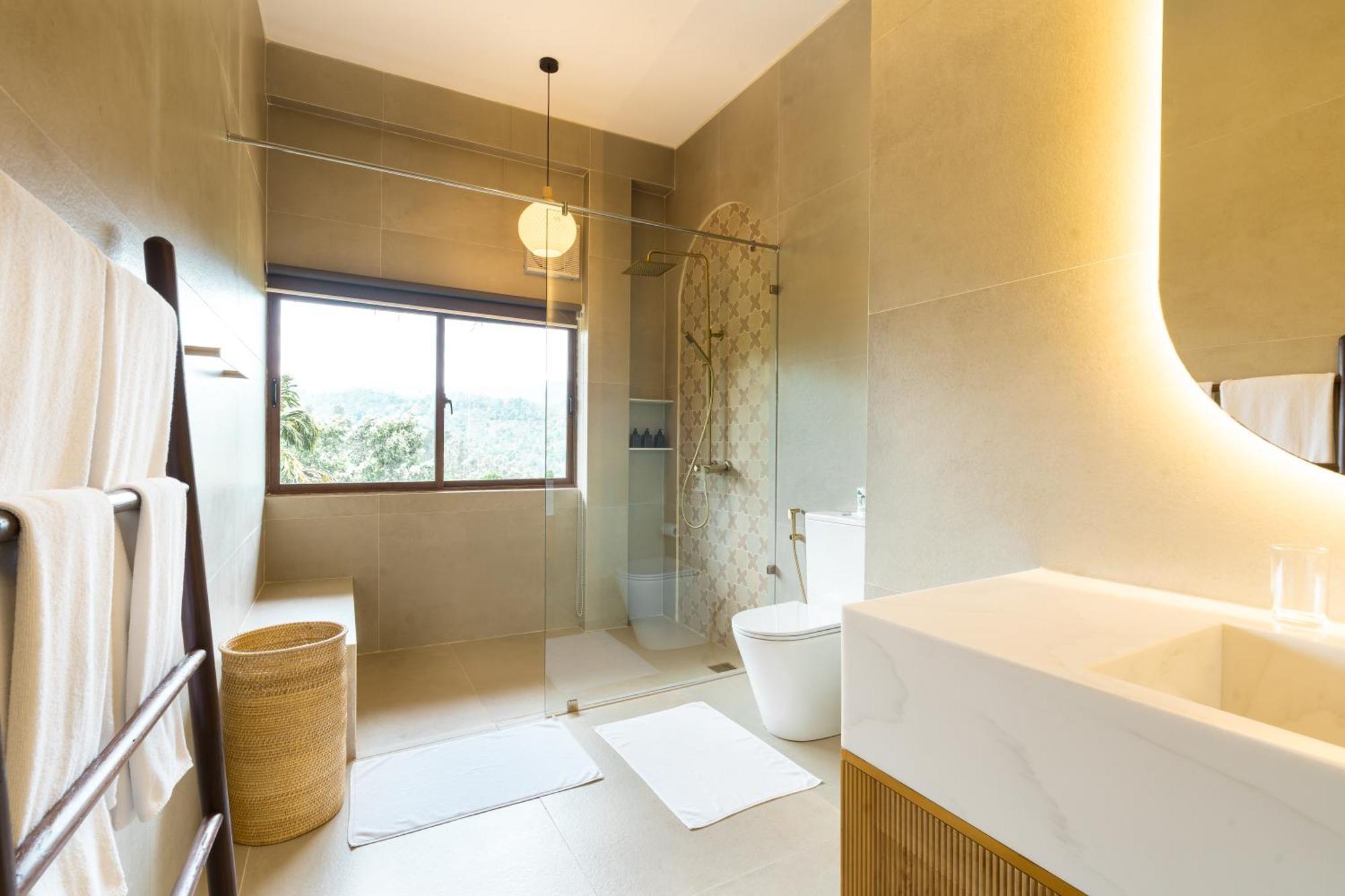 Two Bedroom Family Suite Swing Bathtub