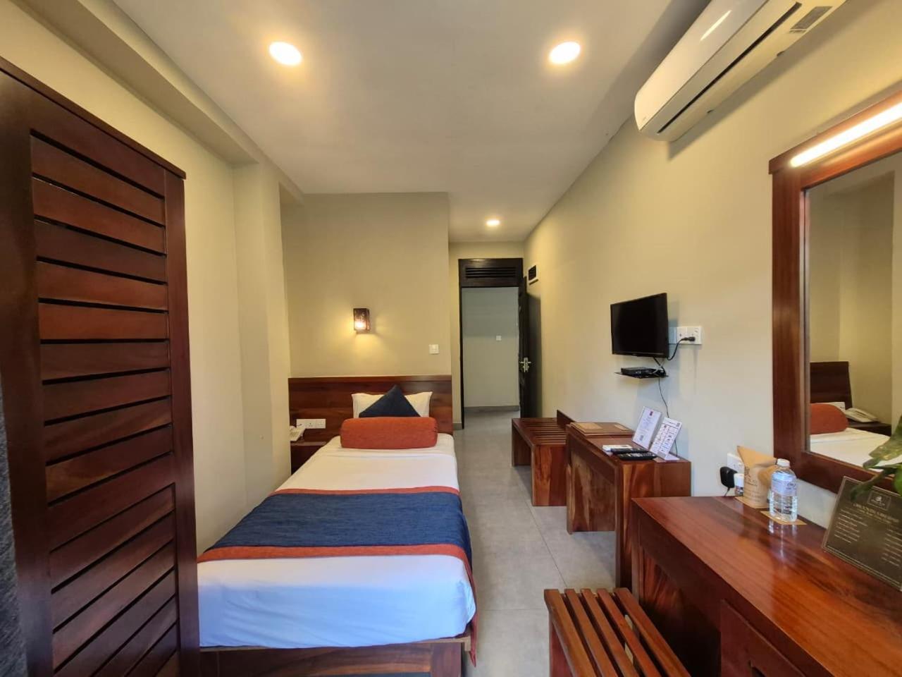 Deluxe Single Room
