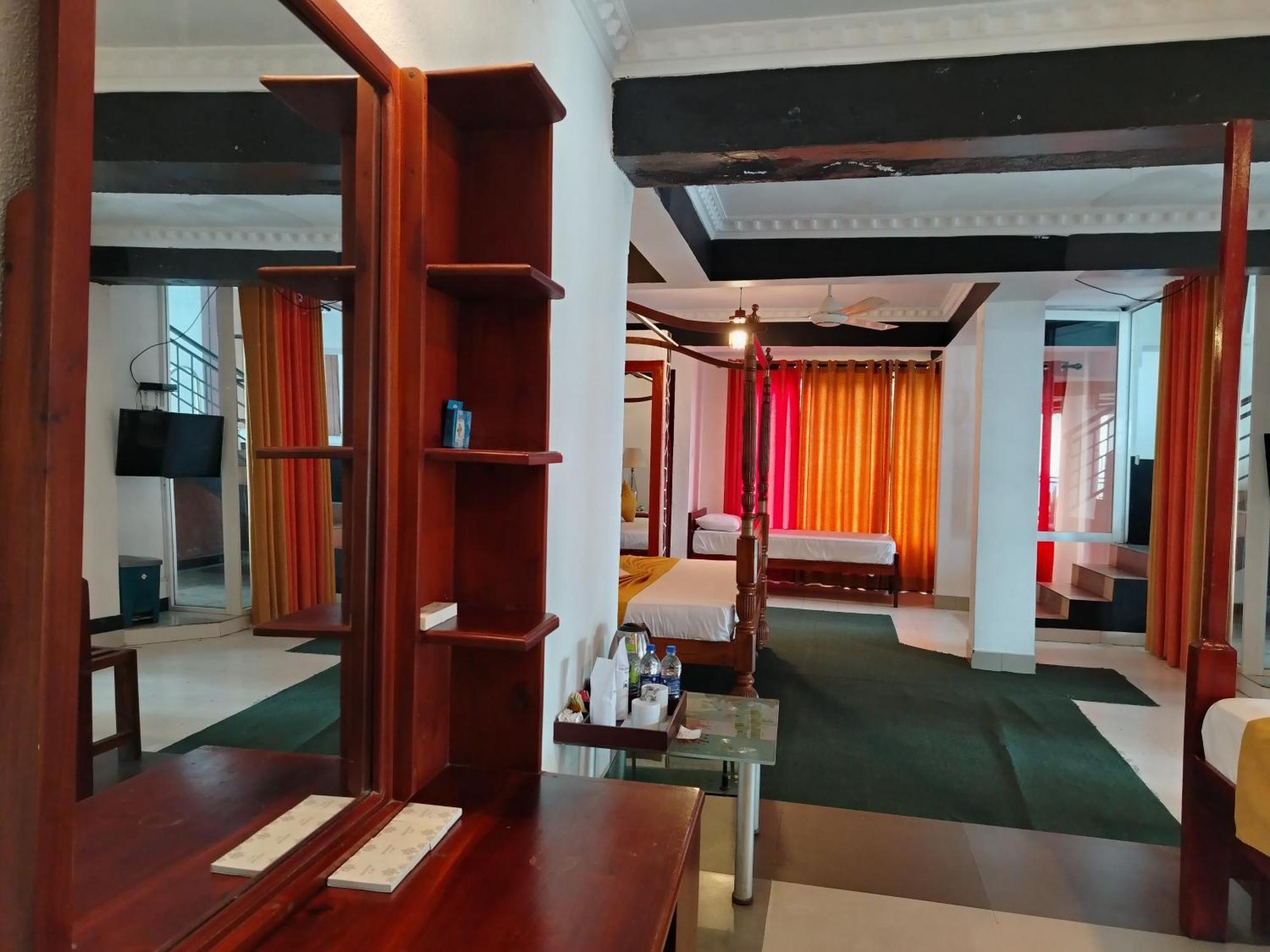 Deluxe Suite
