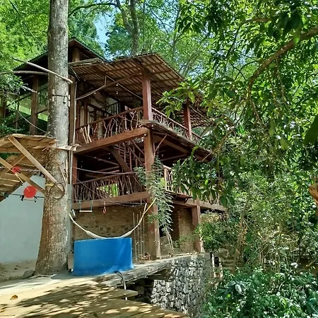 Ella Treehouse-3