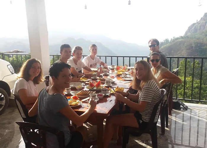 Golden View Guest Ella Hotel