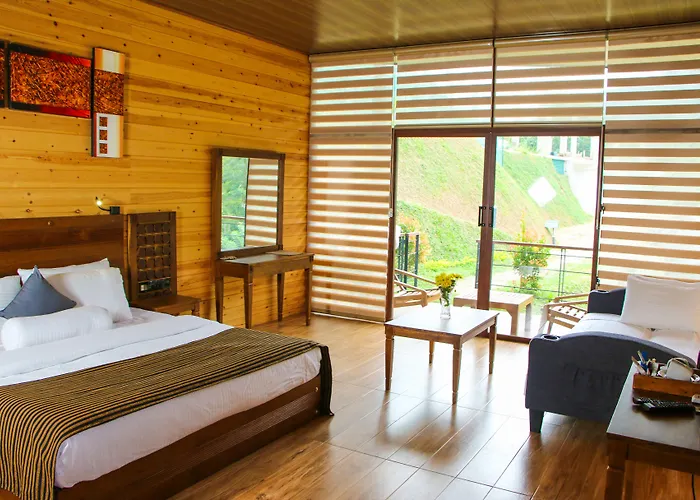 Ella HotelsAloft Grand