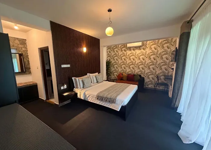 Ella Moon Rock Hotel